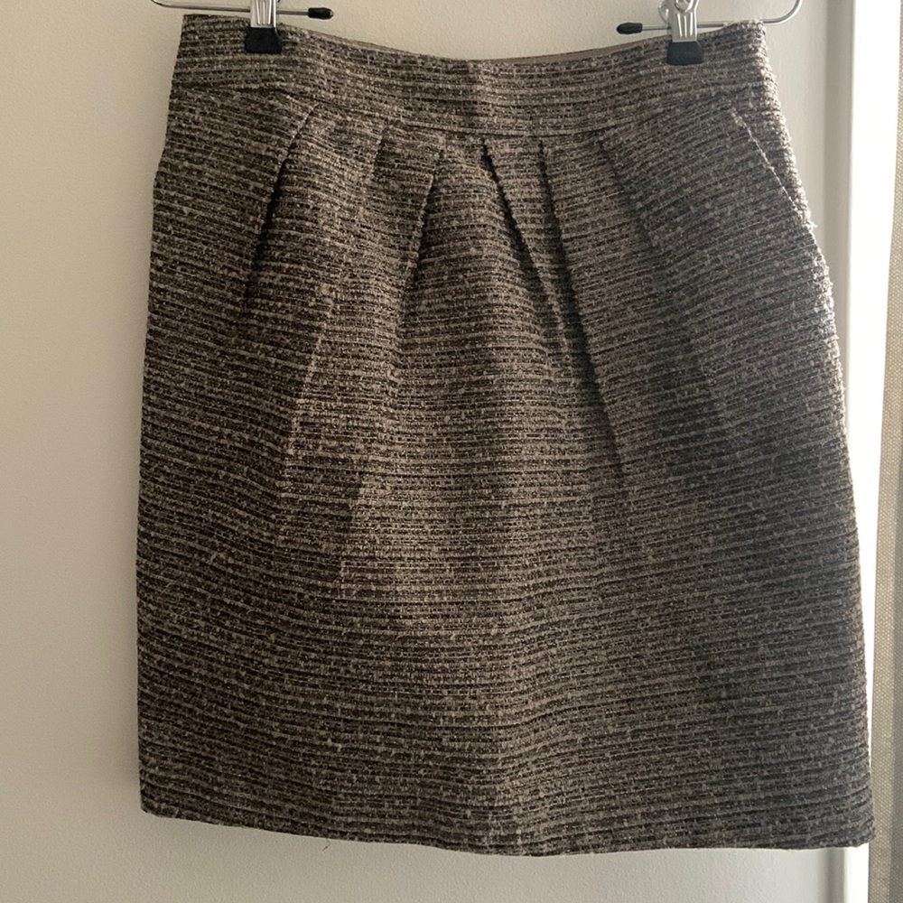 Skirt with pockets. Metallic details. Tabitha from Anthropologie. Size 4